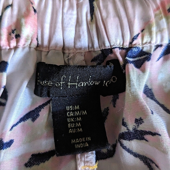 House of Harlow 1960 Tropical Pajama Set - Picture 10 of 11